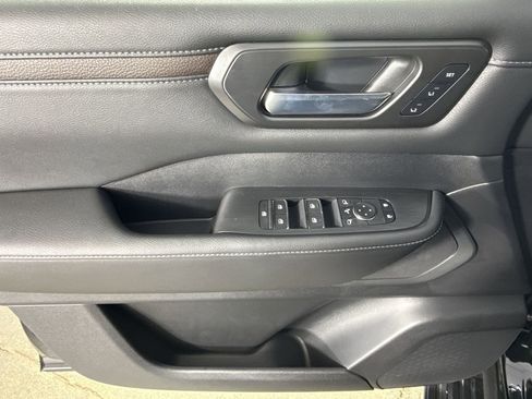 New 2026 Nissan Armada SL w/ Captain's Chari Seat Package AWD/4WD image 18