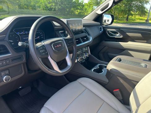 Used 2021 GMC Yukon SLT w/ SLT Premium Package AWD/4WD image 8