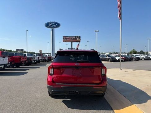 Used 2025 Ford Explorer ST-Line RWD image 4