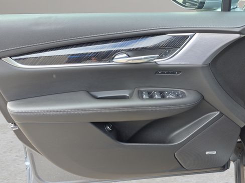 Used 2022 Cadillac XT6 Premium Luxury AWD/4WD image 10