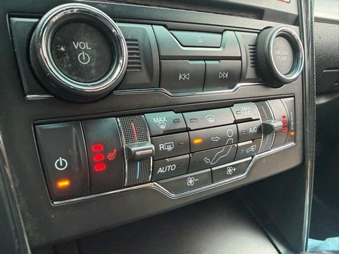 Used 2016 Ford Explorer XLT w/ Equipment Group 202A image 28