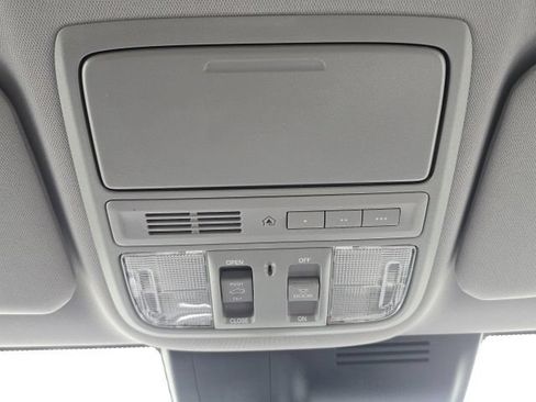 Used 2017 Honda CR-V Touring image 19
