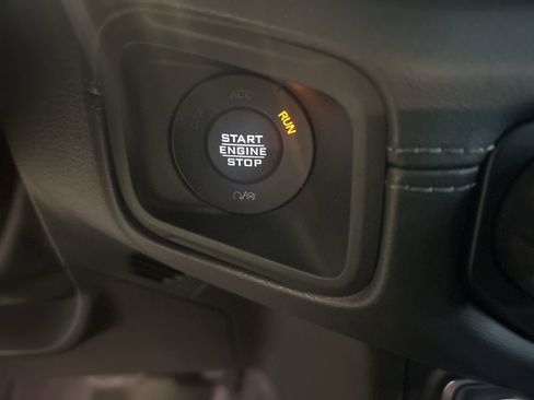 Used 2025 Jeep Gladiator Rubicon w/ Convenience Group image 25