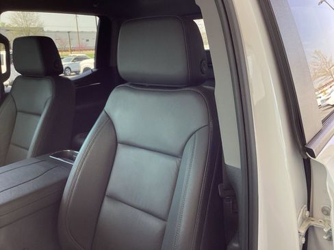 Used 2025 Chevrolet Silverado 1500 LT Trail Boss w/ Convenience Package II image 11