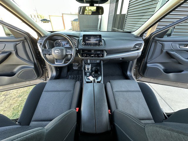 Used 2025 Nissan Rogue SV FWD image 19