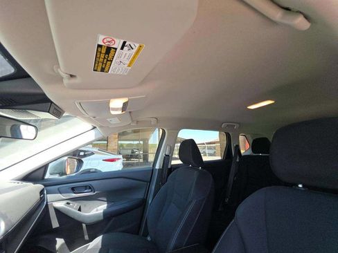 Used 2024 Nissan Rogue S FWD image 10