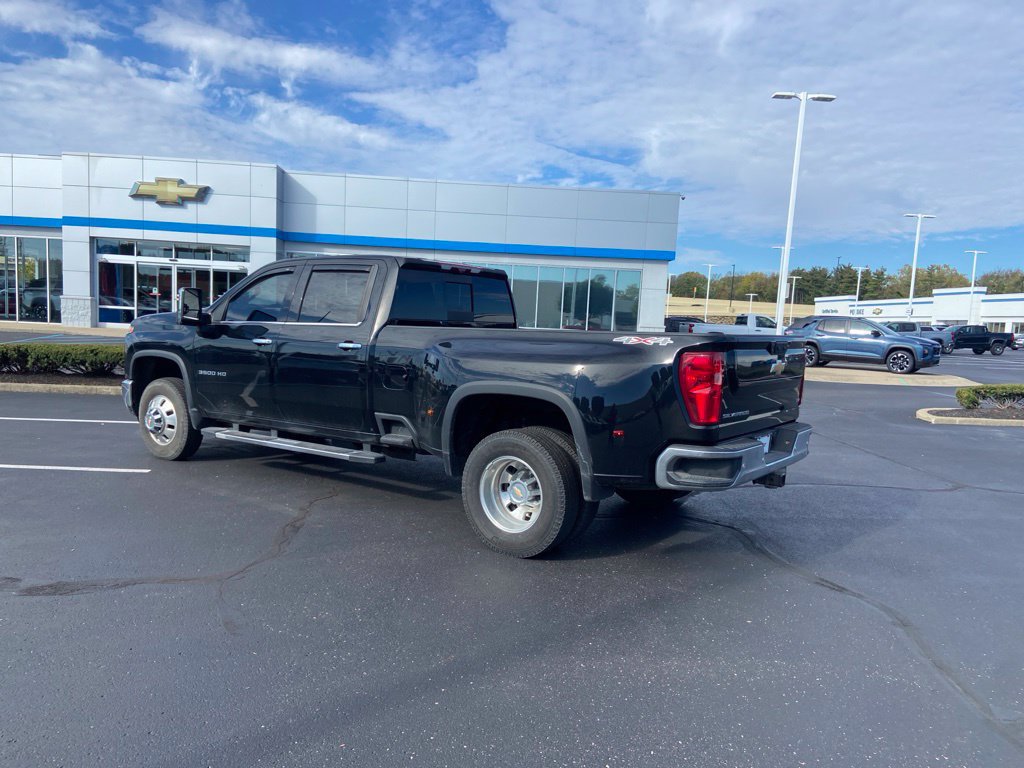 Used 2024 Chevrolet Silverado 3500 LTZ w/ LTZ Convenience Package AWD/4WD image 4