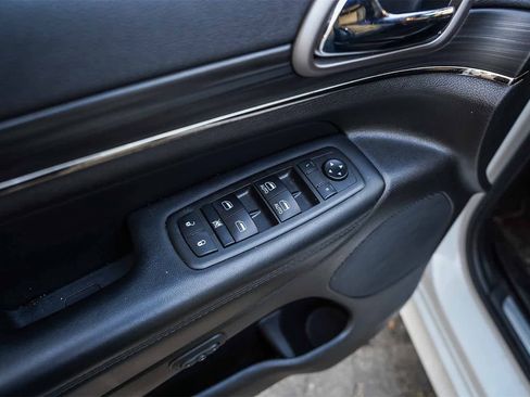 Used 2021 Jeep Grand Cherokee Limited X image 19