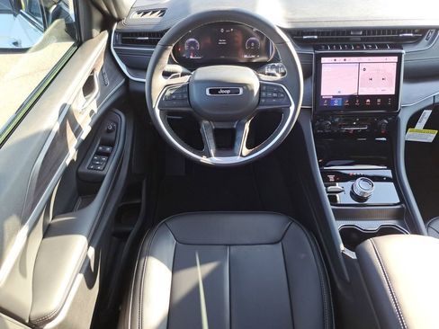 New 2025 Jeep Grand Cherokee Limited image 13