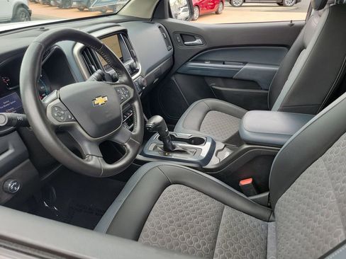 Used 2021 Chevrolet Colorado Z71 AWD/4WD image 3