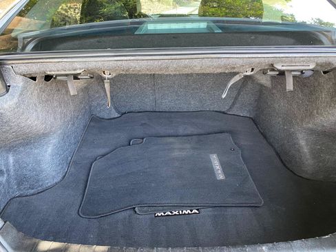 Used 2022 Nissan Maxima SV w/ Floor Mat Group FWD image 11
