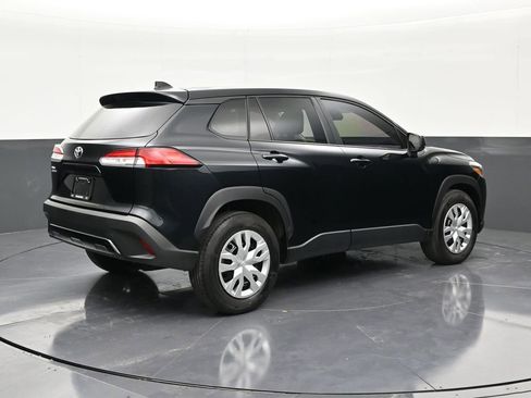 Used 2025 Toyota Corolla Cross L FWD image 5