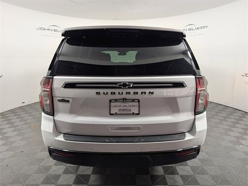 Used 2023 Chevrolet Suburban Z71 w/ Z71 Off-Road Package image 4