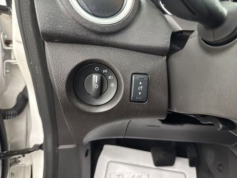 Used 2016 Ford Fiesta SE image 27