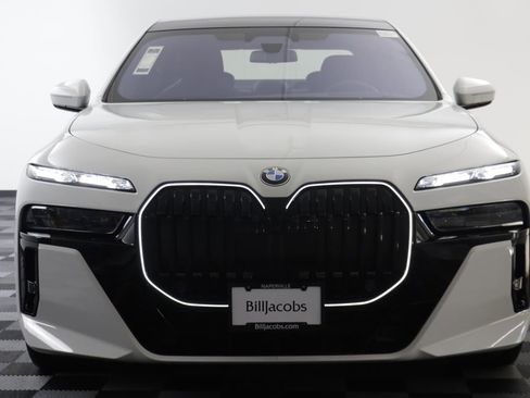 Certified 2025 BMW 760i xDrive w/ Executive Package AWD/4WD image 23