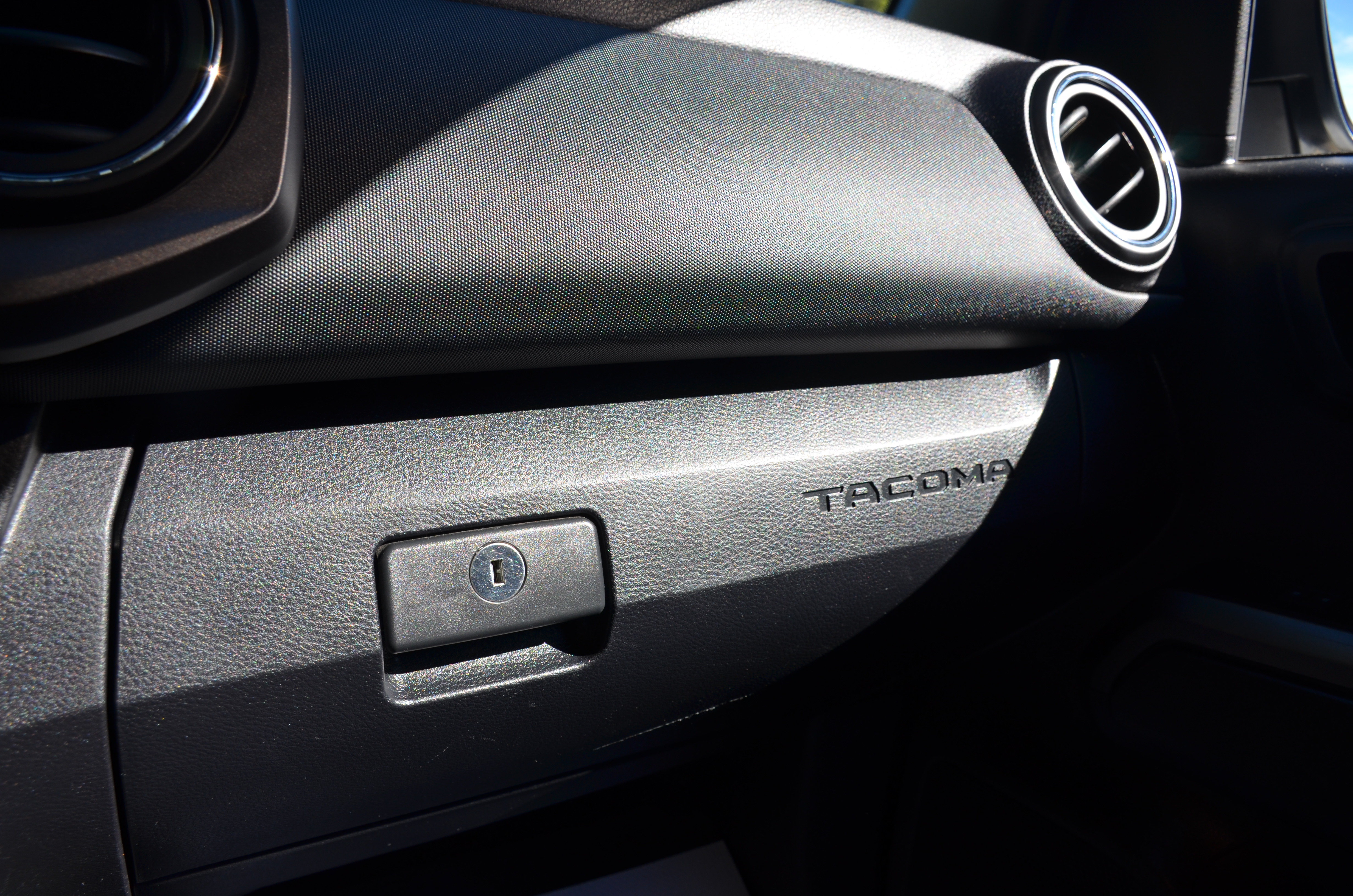 Used 2023 Toyota Tacoma TRD Off-Road w/ Technology Package AWD/4WD image 58