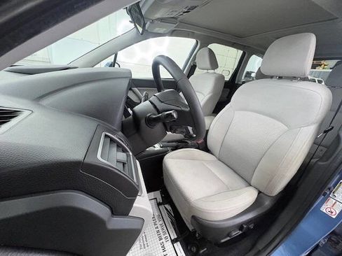 Used 2017 Subaru Forester 2.5i Premium image 11
