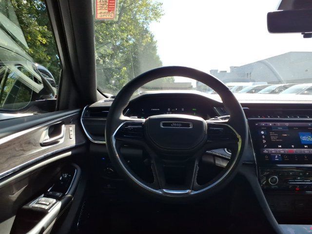 Certified 2023 Jeep Grand Cherokee Overland w/ Luxury Tech Group IV AWD/4WD image 19