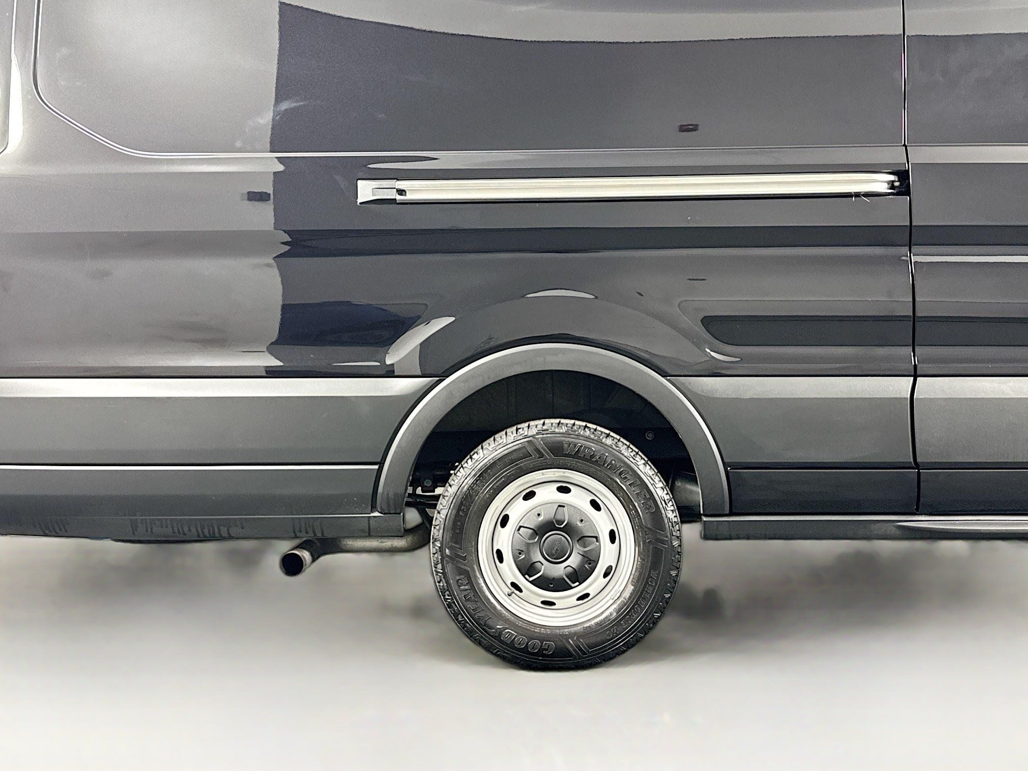 Used 2023 Ford Transit 250 148 High Roof Extended w/ Load Area Protection Package RWD image 43
