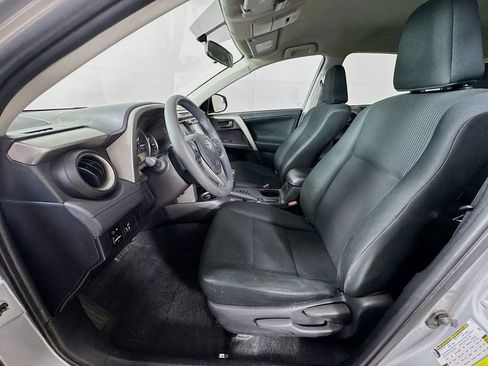 Used 2016 Toyota RAV4 LE image 18