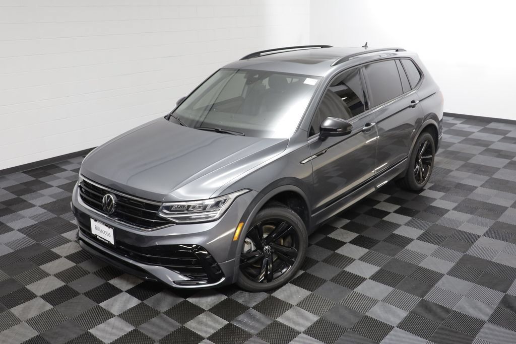 Certified 2024 Volkswagen Tiguan SE R-Line AWD/4WD image 2