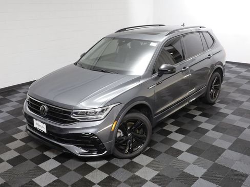 Certified 2024 Volkswagen Tiguan SE R-Line AWD/4WD image 2