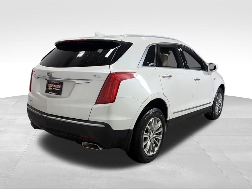 Used 2017 Cadillac XT5 Luxury w/ Driver Awareness Package AWD/4WD image 8