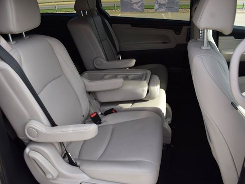 Certified 2025 Honda Odyssey EX-L image 18
