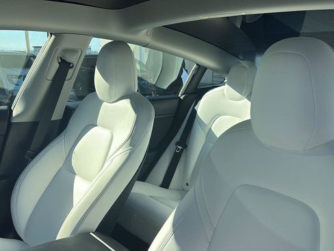 Used 2022 Tesla Model 3 Long Range image 13