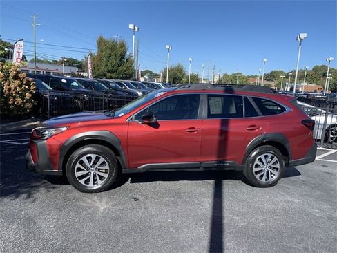 Used 2024 Subaru Outback Premium image 5