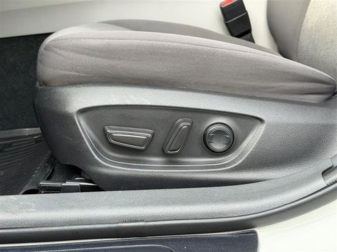 Used 2022 Toyota Camry LE image 26