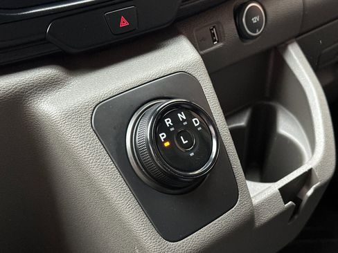 Used 2023 Ford E-Transit Medium Roof image 22