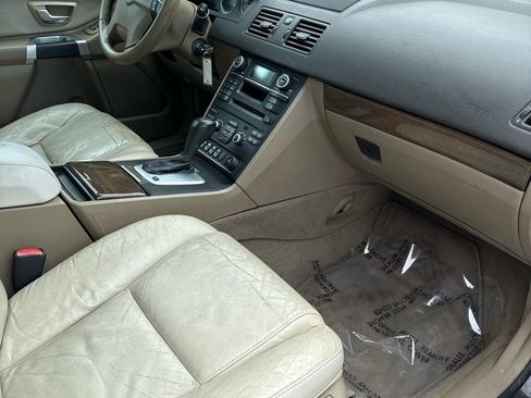 Used 2011 Volvo XC90 3.2 image 20