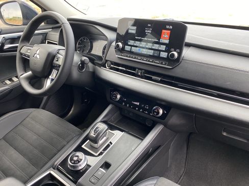 Used 2024 Mitsubishi Outlander SE Black Edition AWD/4WD image 13