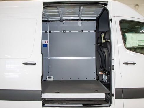 Used 2024 Mercedes-Benz Sprinter 3500 image 3