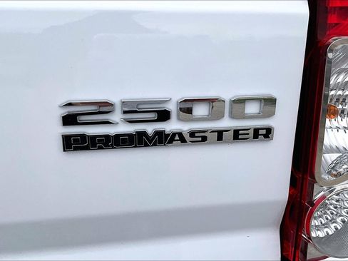 Used 2025 RAM ProMaster 2500 w/ U-Haul Equipment Group FWD image 27