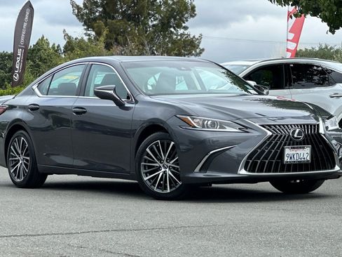Certified 2025 Lexus ES 350 w/ Premium Package FWD image 2