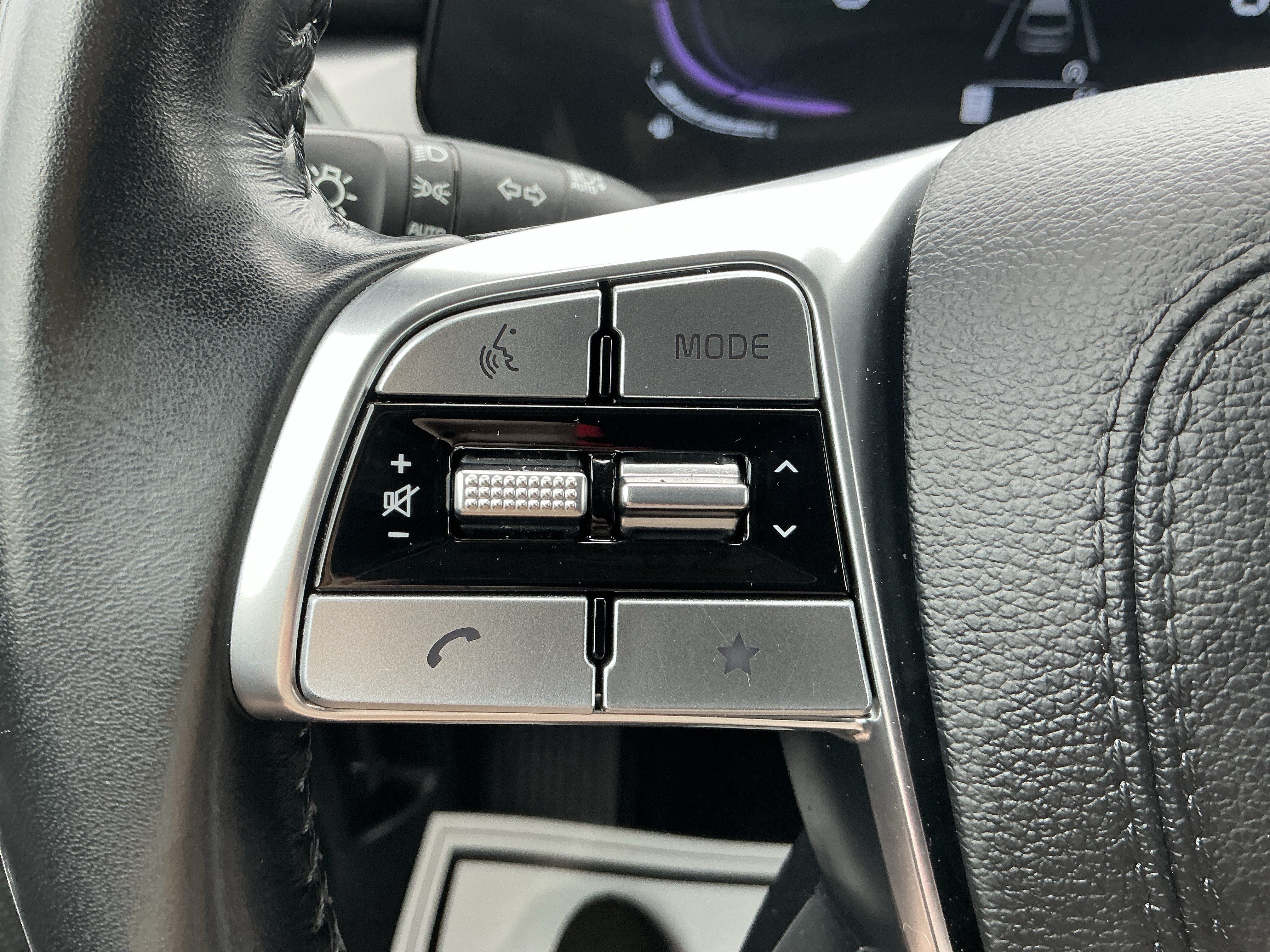 Certified 2024 Kia Telluride LX AWD/4WD image 16