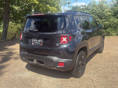 Used 2016 Jeep Renegade Latitude AWD/4WD image 4