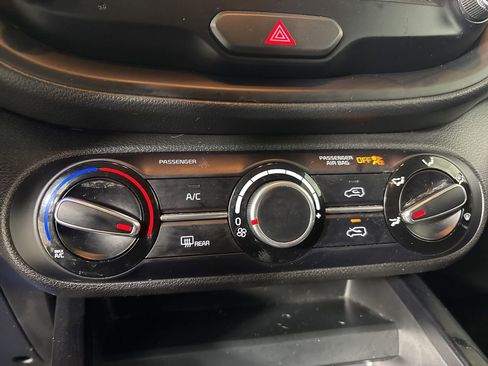 Used 2024 Kia Soul LX w/ Option Group 015 image 16