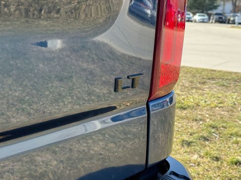 Used 2022 Chevrolet Silverado 1500 LT Trail Boss w/ LT Trail Boss Premium Package image 36