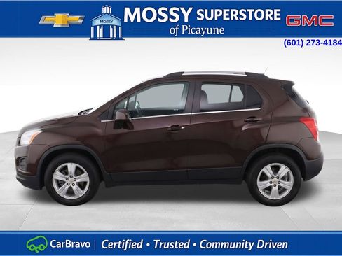 Used 2015 Chevrolet Trax LT w/ LT Sun and Sound Package image 7