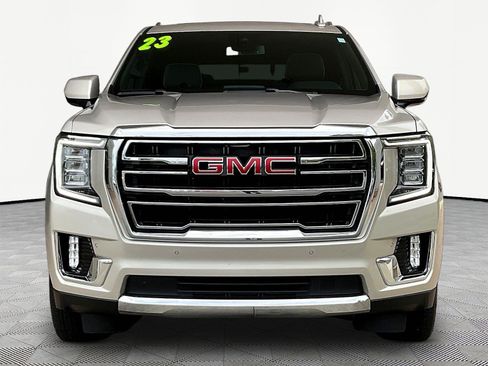 Used 2023 GMC Yukon SLT AWD/4WD image 2