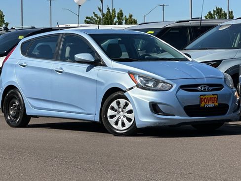 Used 2012 Hyundai Accent GS FWD image 2
