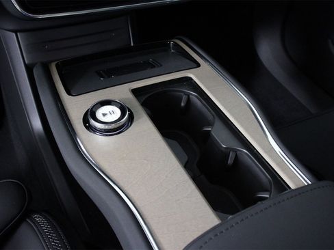 New 2025 Volvo EX90 Ultra w/ Protection Package Premier image 7