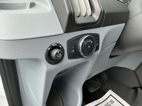 Used 2019 Ford Transit 150 XLT image 8