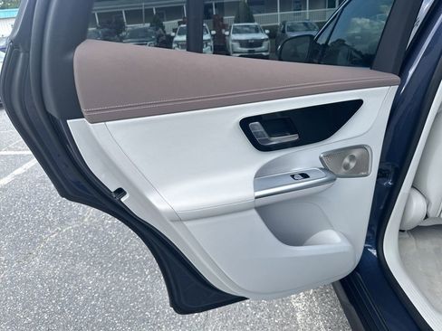 Used 2023 Mercedes-Benz EQE 500 4MATIC SUV w/ Exclusive Trim Package image 28