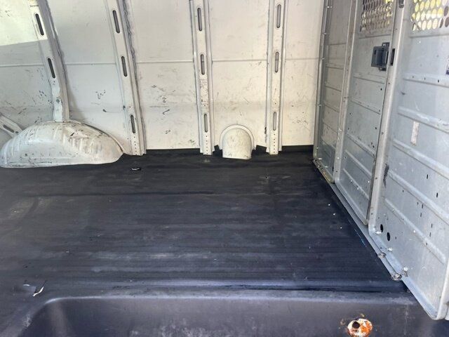 Used 2017 Chevrolet Express 2500 RWD image 25