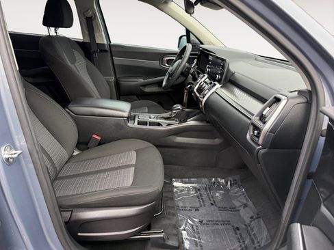 Used 2022 Kia Sorento LX image 19