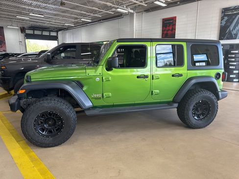 Used 2018 Jeep Wrangler Unlimited Sport w/ Technology Group AWD/4WD image 1